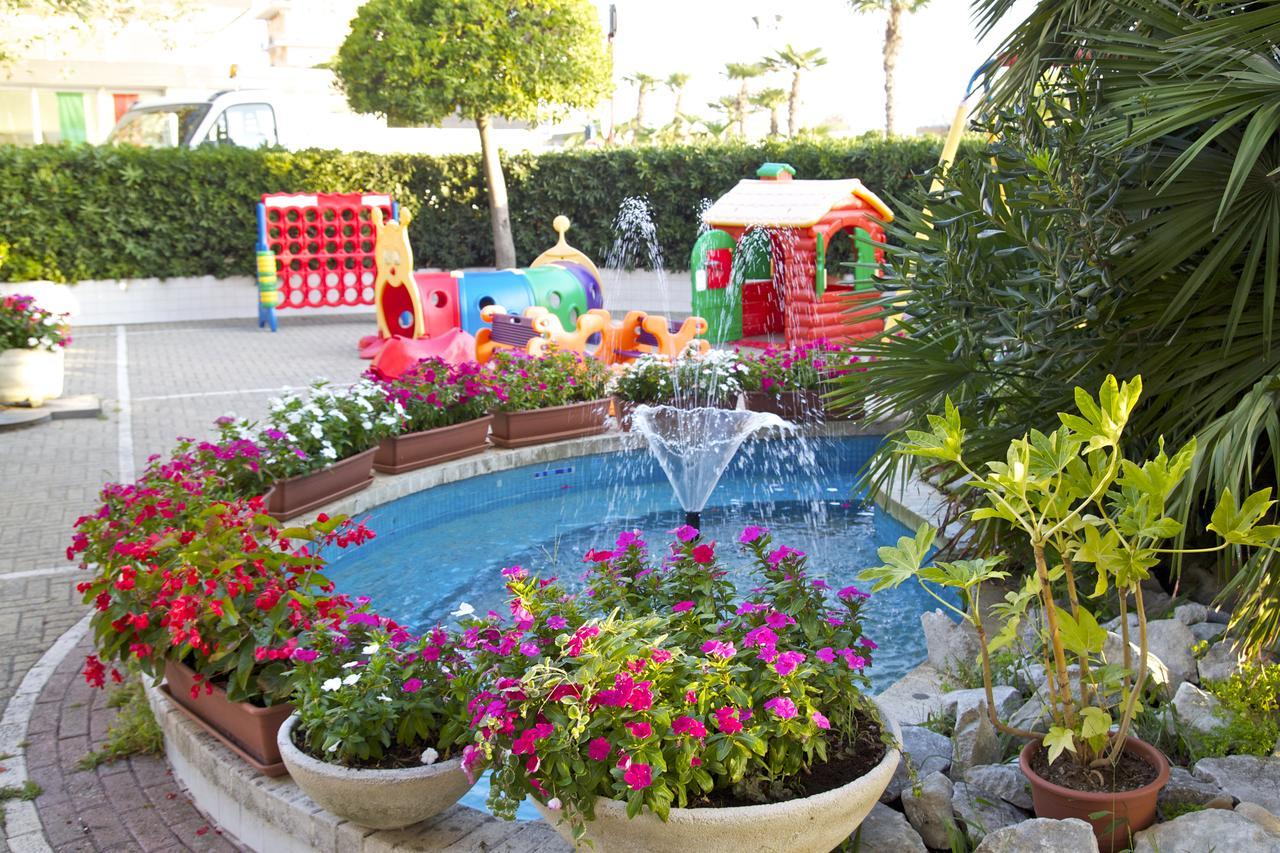 Savoia Hotel Misano Adriatico Exteriér fotografie
